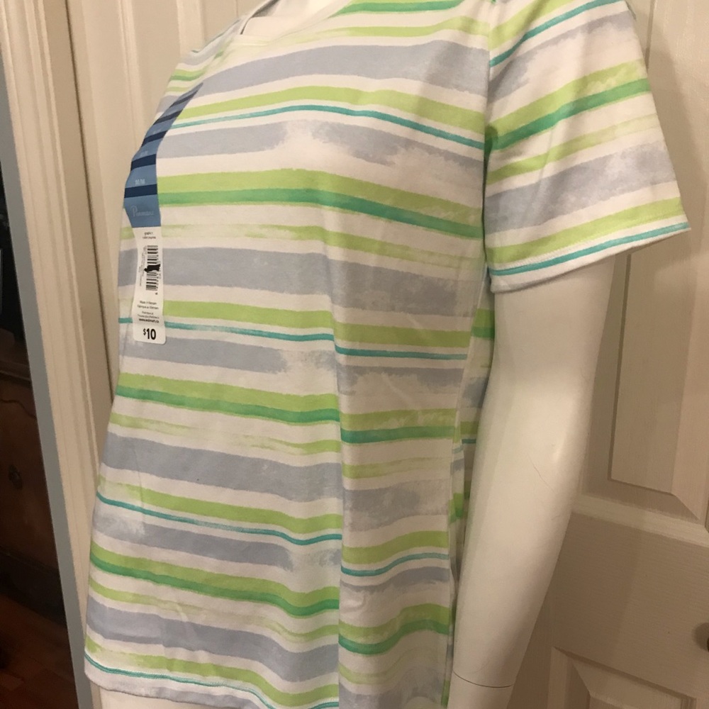 T-Shirt - Picture 2 of 3